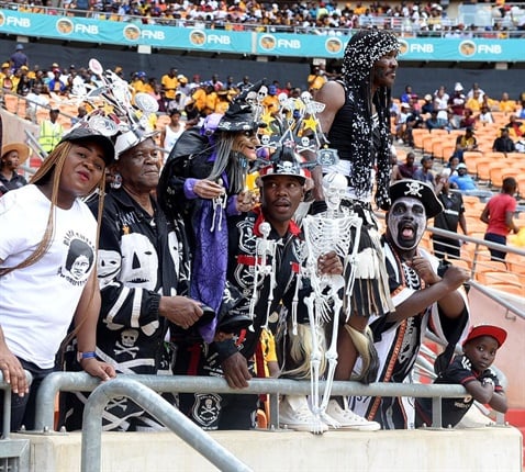 <p><strong>HALF-TIME: Orlando Pirates 2-1 Kaizer Chiefs</strong></p><p>The referee brings an end to an enthralling first-half as the Buccaneers hold the lead at the break!</p><p>Khama Billiat gave AmaKhosi an early lead before two quickfire goals by Maela and Pule pulled it back for Pirates.</p>