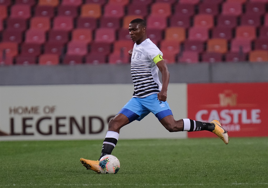 Thatayaone Ditlhokwe's arrival at Kaizer Chiefs will shake up the defensive options