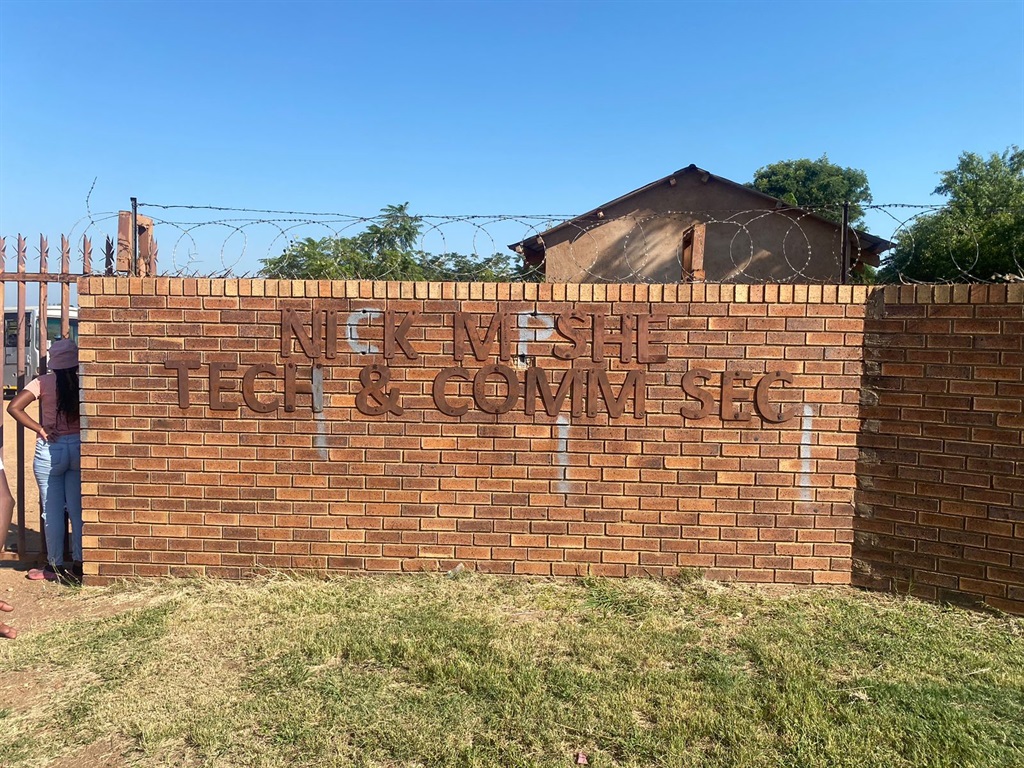 Three incidents of pupils bringing guns to Nick Mpshe Technical and Commercial Secondary School in Winterveld, Tshwane, were reported. Photo by Keletso Mkhwanazi