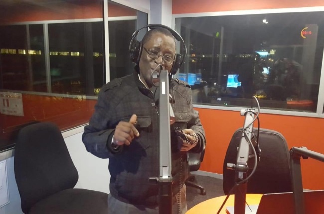 Bongani Njoli, the voice of eTV Friday night action promos, has died.