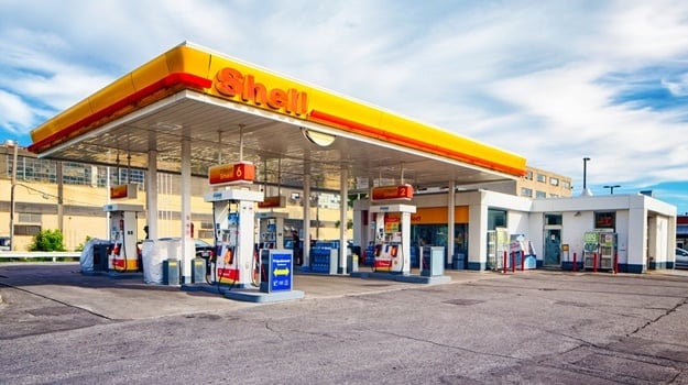 Shell akan berhenti membeli minyak Rusia, mengeluarkan permintaan maaf