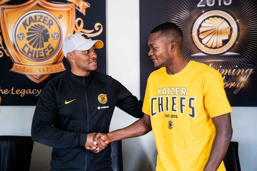 Kick Off magazine - Kaizer Chiefs have yet to officially unveil