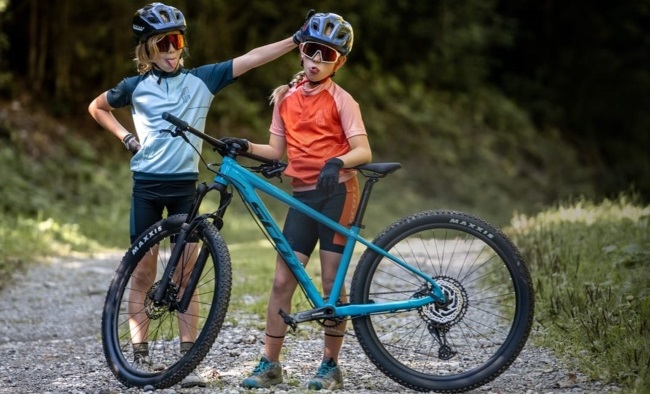 Although most mountain bikes look too big for kids, the component details matter more than visual referencing. (Photo: Scott Bikes) 