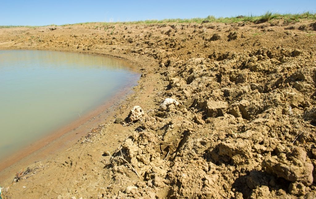 A un agricultor de KZN se le ordenó pagar una tarifa considerable de 1,5 millones de rand después de construir una presa ilegal.