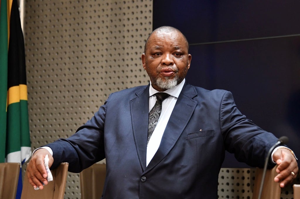 Speaking at the start of the mining indaba taking place at the Cape Town International Convention Centre, Mineral Resources and Energy Minister Gwede Mantashe said the country was fully benefiting from the current commodity boom because of the problems at Transnet. Photo: GCIS