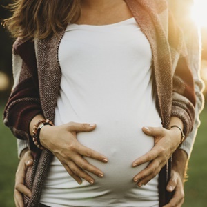 Doctors should encourage pregnant women to get enough exposure to sunlight. 