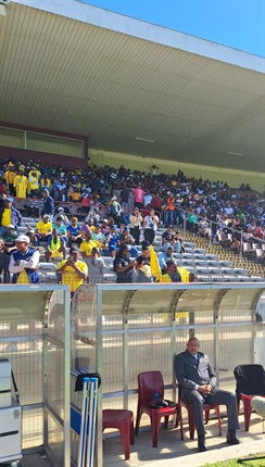 <p>The calm before the storm ... fans flooding the stands with SuperSports Phumlani Msibi getting into the zone!</p><p>- Tashreeq Vardien</p>
