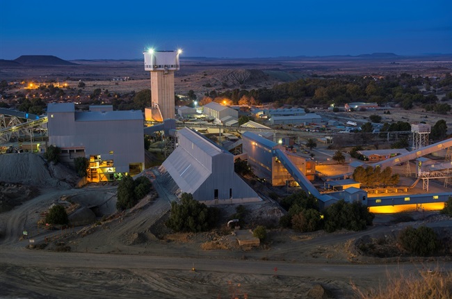 Working Conditions inside De Beers Diamond Mines - Koffiefontein