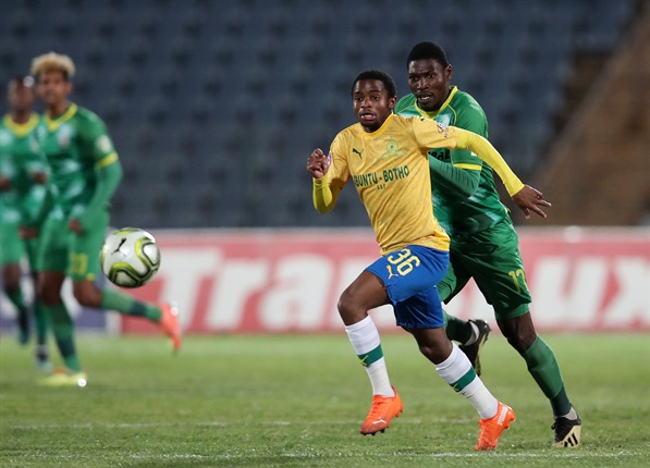 <p><strong><span style="text-decoration:underline;">SUNDOWNS DUO TO SEAL DEADLINE DAY SWITCH</span></strong></p><p>Mamelodi Sundowns duo Promise Mkhuma and Keletso Makgalwa are reportedly set to complete a switch to Motsepe Foundation Championship outfit All Stars.</p><p>Mkhuma will look to reignite his season after a loan spell at Swallows was cut short.</p>