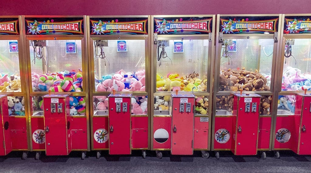 Most claw machines in SA arcades can be rigged – and manuals show winning  isn't about player skill