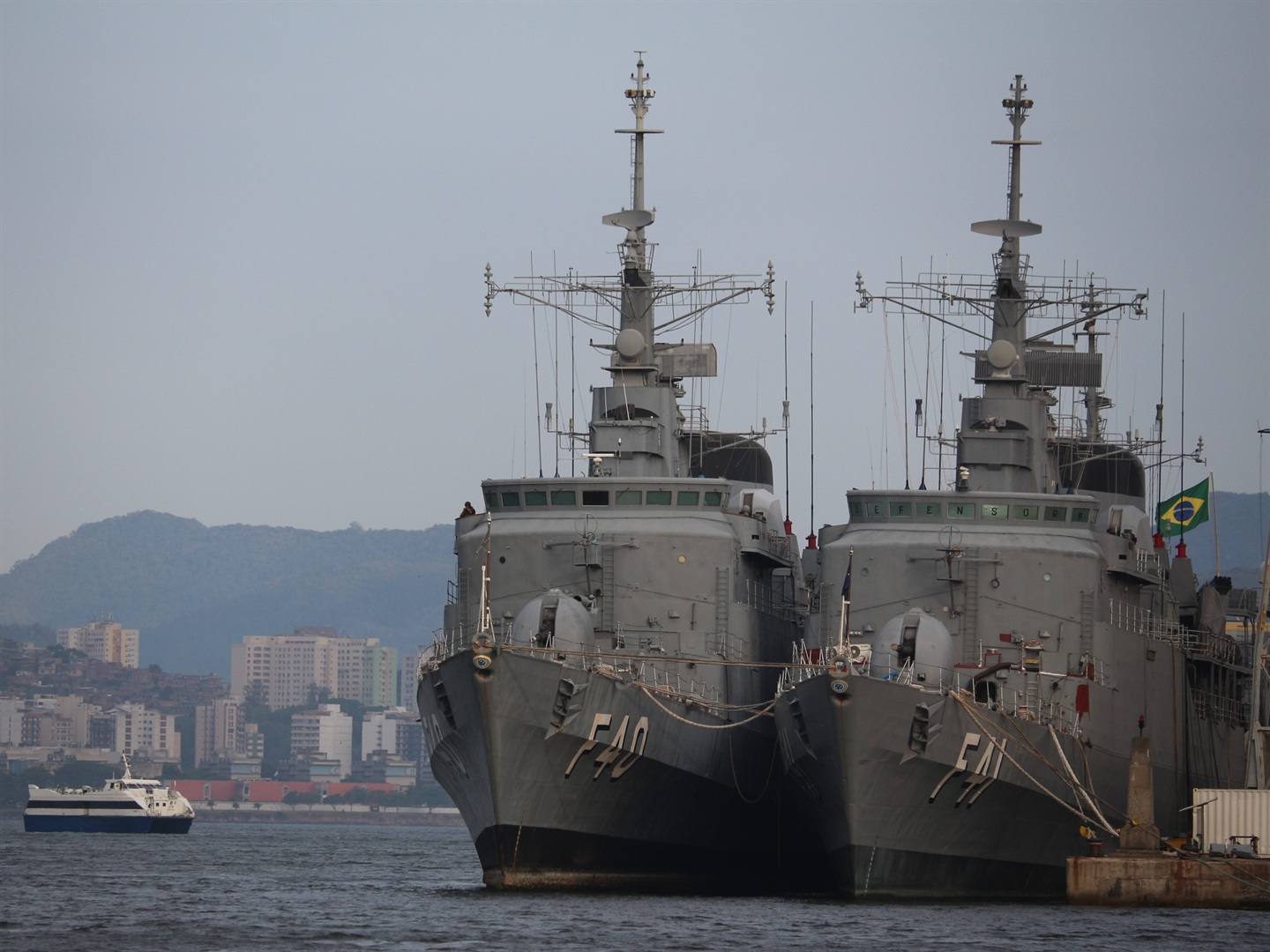 Businessinsider.co.za | Brazil wants to abandon a warship and it could become one of the biggest pieces of ocean garbage
