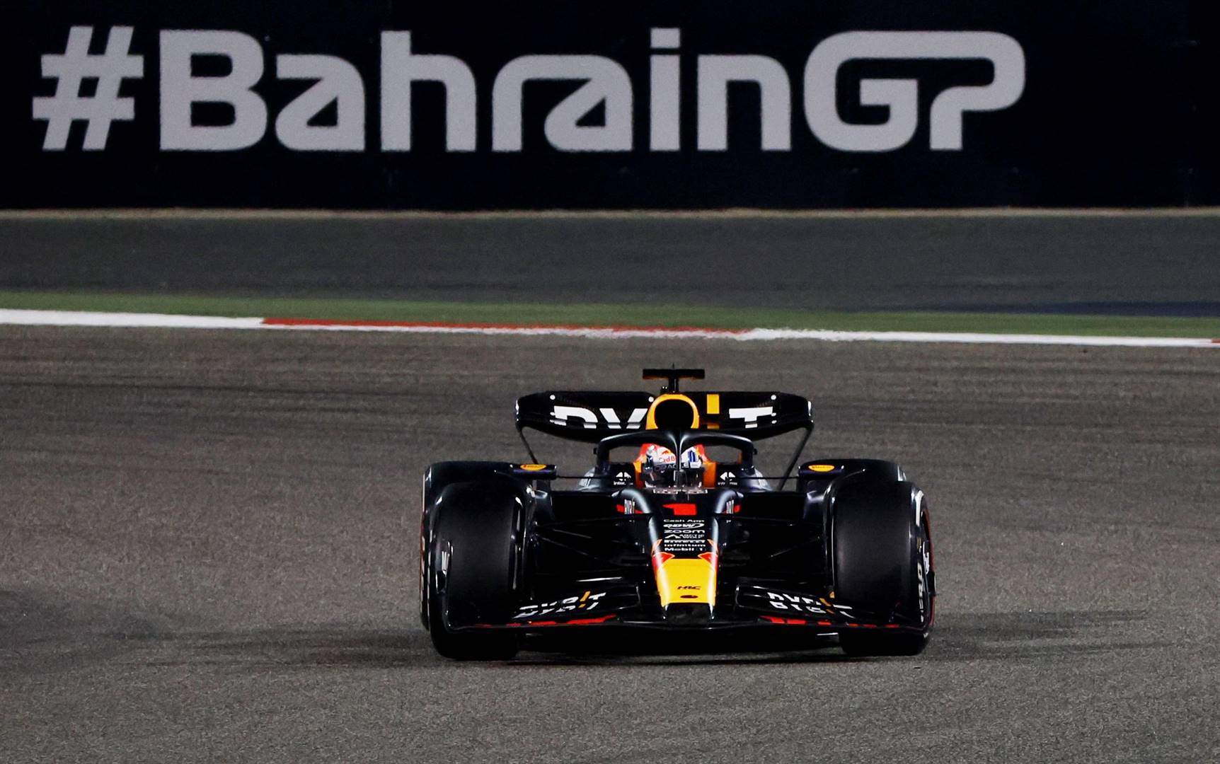 Max Verstappen (Red Bull) op pad na sy oorwinning in Sondag se Bahreinse Grand Prix. Foto: Reuters