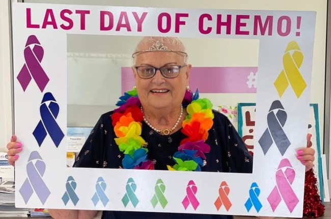 Jos Sharman at her last chemo appointment at the end of last year. (PHOTO: Supplied)