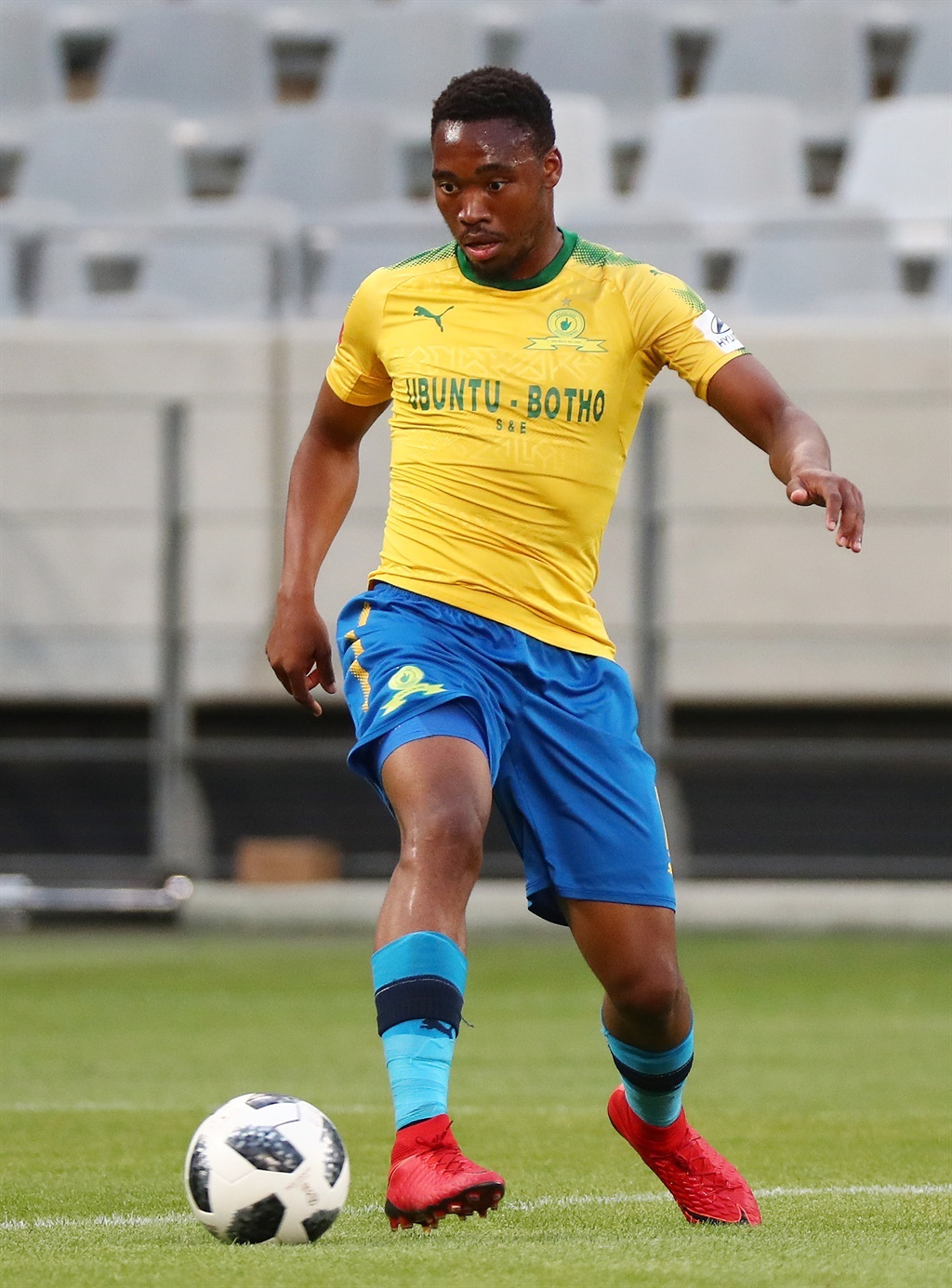 Mamelodi Sundowns midfielder Sibusiso Vilakazi was expected to be out for the rest of the current PSL season.
Photo: BckpagePix