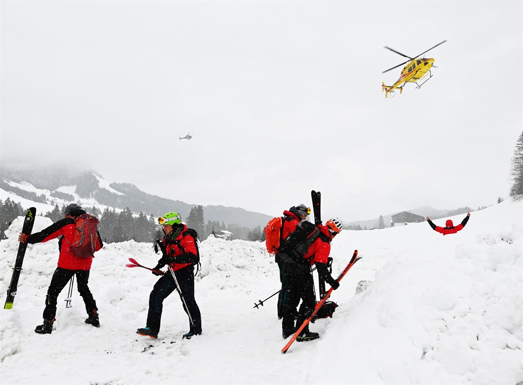 A photo taken on February 4, 2023 shows rescuers during their mission near Fieberbrunn, western Austria.
Avalanches in Austria and Switzerland have left five people dead, leading officials to warn on February 4 of the risks posed by particularly unstable snow cover.
ZOOM.TIROL / APA / AFP