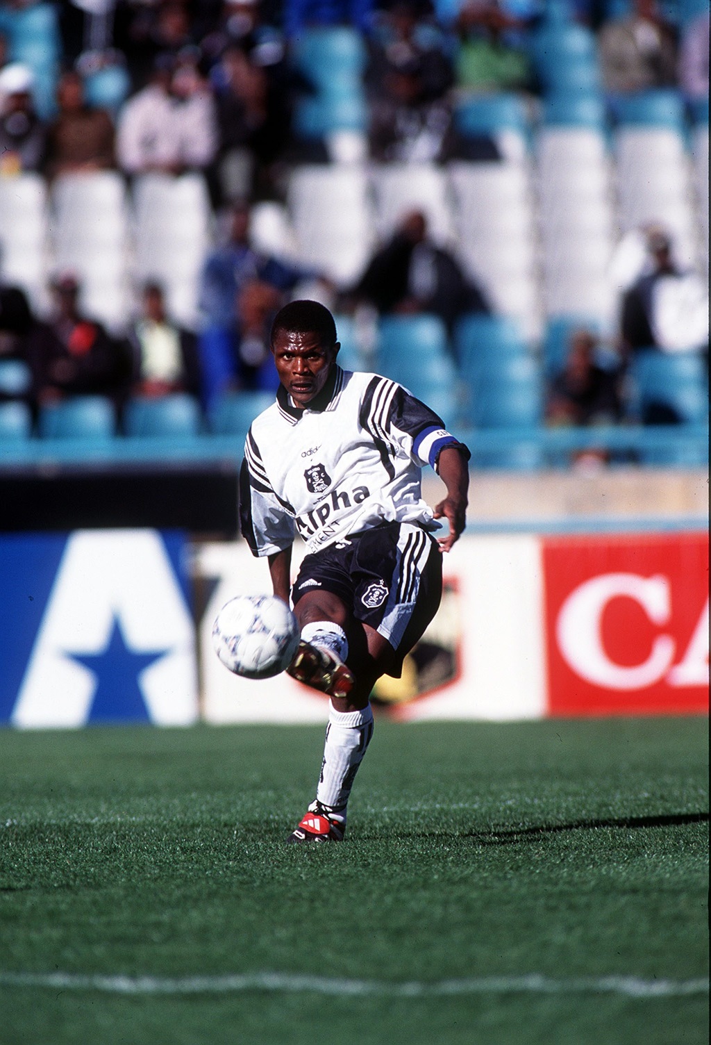 Orlando Pirates legend John Moeti dies after illness