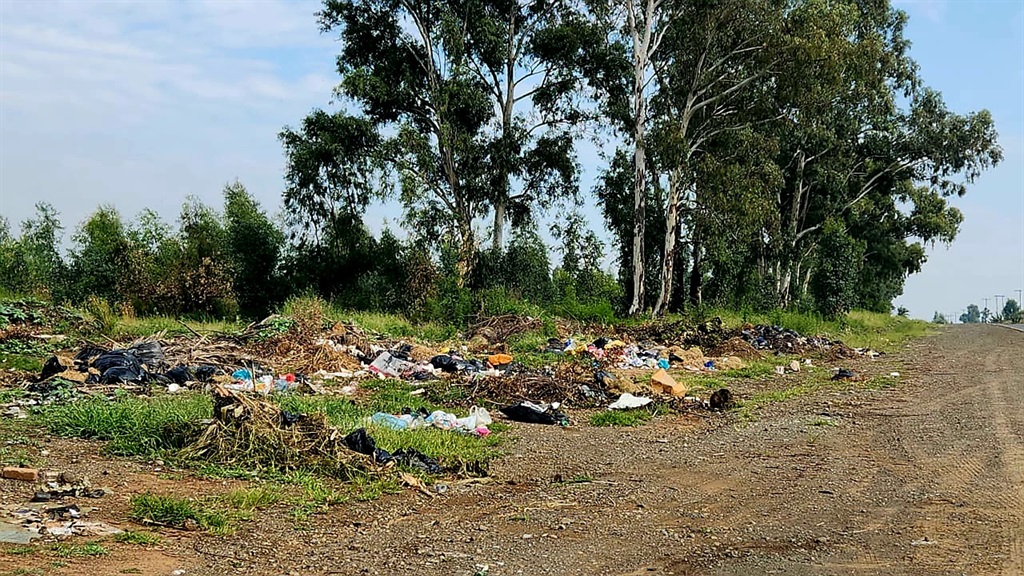 Illegal dumping in and around Kroonstad is one of the big concerns for residents. At the crossing of Britz street and the R 76 road toward Viljoenskroon, Illegal dumping has become  a huge concern. 