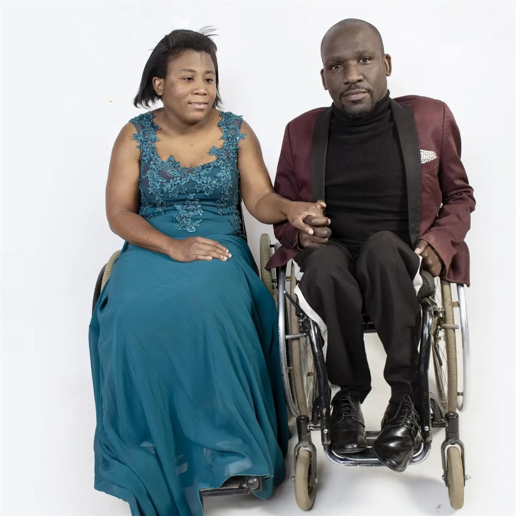 Zanele Vena and Bongani Ntuli are engaged and in love. 