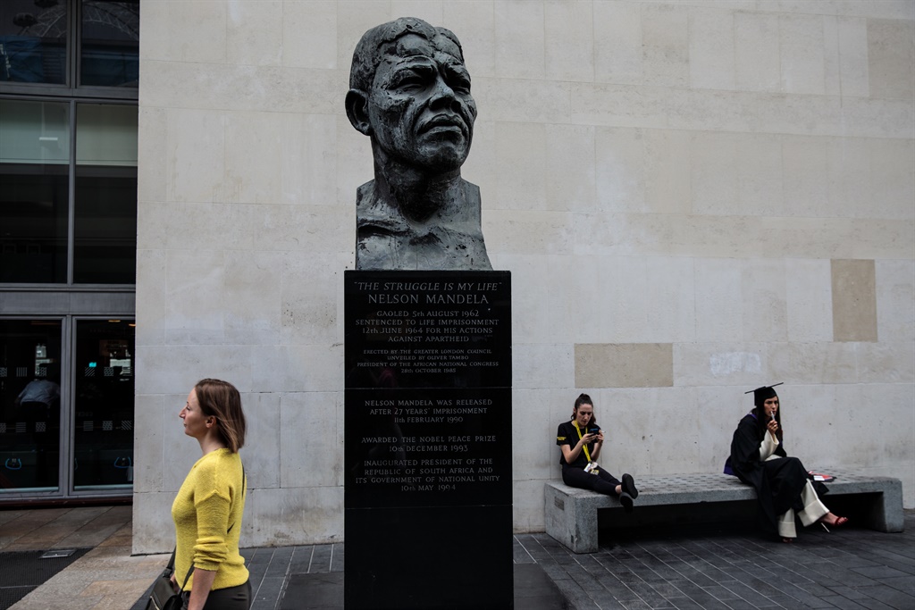 Mandela bust london