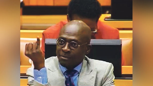 Malusi Gigaba makes an unsavoury gesture towards t