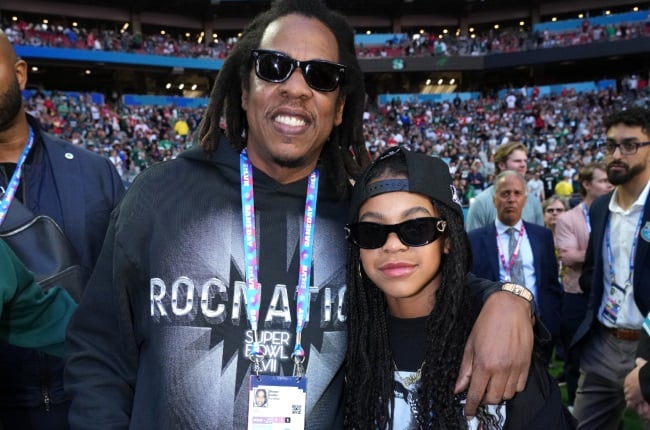 Beyoncé's mini-me Blue Ivy enjoys her father-daughter Super Bowl outing ...
