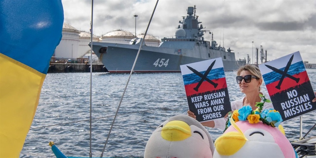 Anti-war protesters sailed in a vessel with a Ukra