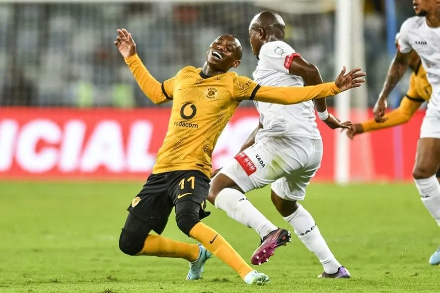 KAIZER CHIEFS: Huge Decision On Billiat, Latest On Zwane's Contract And  More From Naturena!