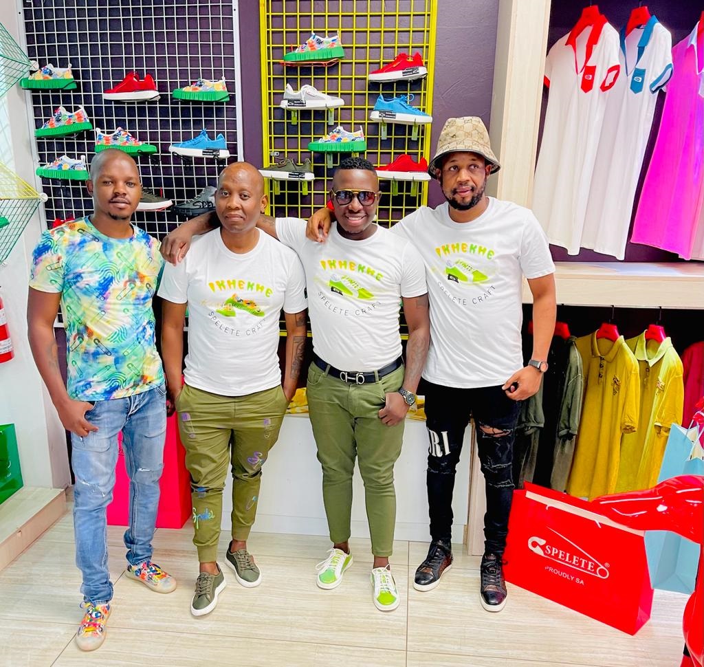 Thato Moloto,Johannes Mpho Mahlangu ,Joska Mataozen Maswanganye , Itu Joytaking Sepelete brand to greater heights,photo supplied
