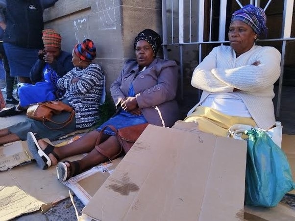 News24.com | Public Works employees sleep outside post office for a week waiting to be paid