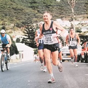 Yves Goosen (77) completes Peninsula Marathon after 31 years