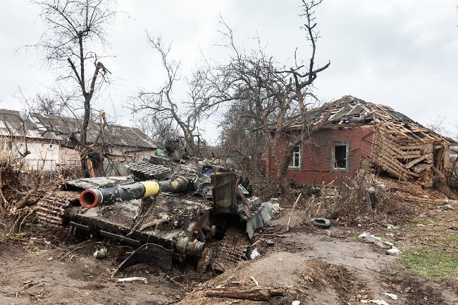 Volgens berigte is duisende Oekraïners al in die oorlog dood of beseer. Foto: SAVE UA