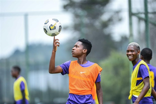 <p><strong>Chiefs First team Debut Looming?</strong></p><p>The highly-rated&nbsp;Mfundo Vilakazi has been in the Kaizer Chiefs squad and could make his debut off the bench today.</p>