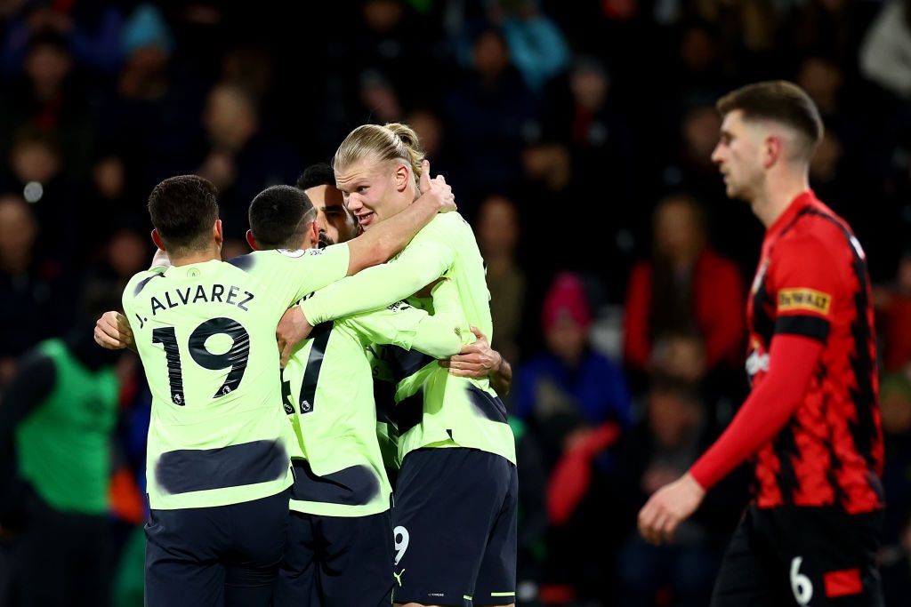 BOURNEMOUTH, ENGLAND - FEBRUARY 25: Erling Haaland of Manchester City celebrates with team mates after scoring their sides second goal during the Premier League match between AFC Bournemouth and Manchester City at Vitality Stadium on February 25, 2023 in Bournemouth, England. (Photo by Bryn Lennon/Getty Images)