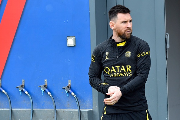 Ex-PSG star: Messi doesn't defend the club | KickOff