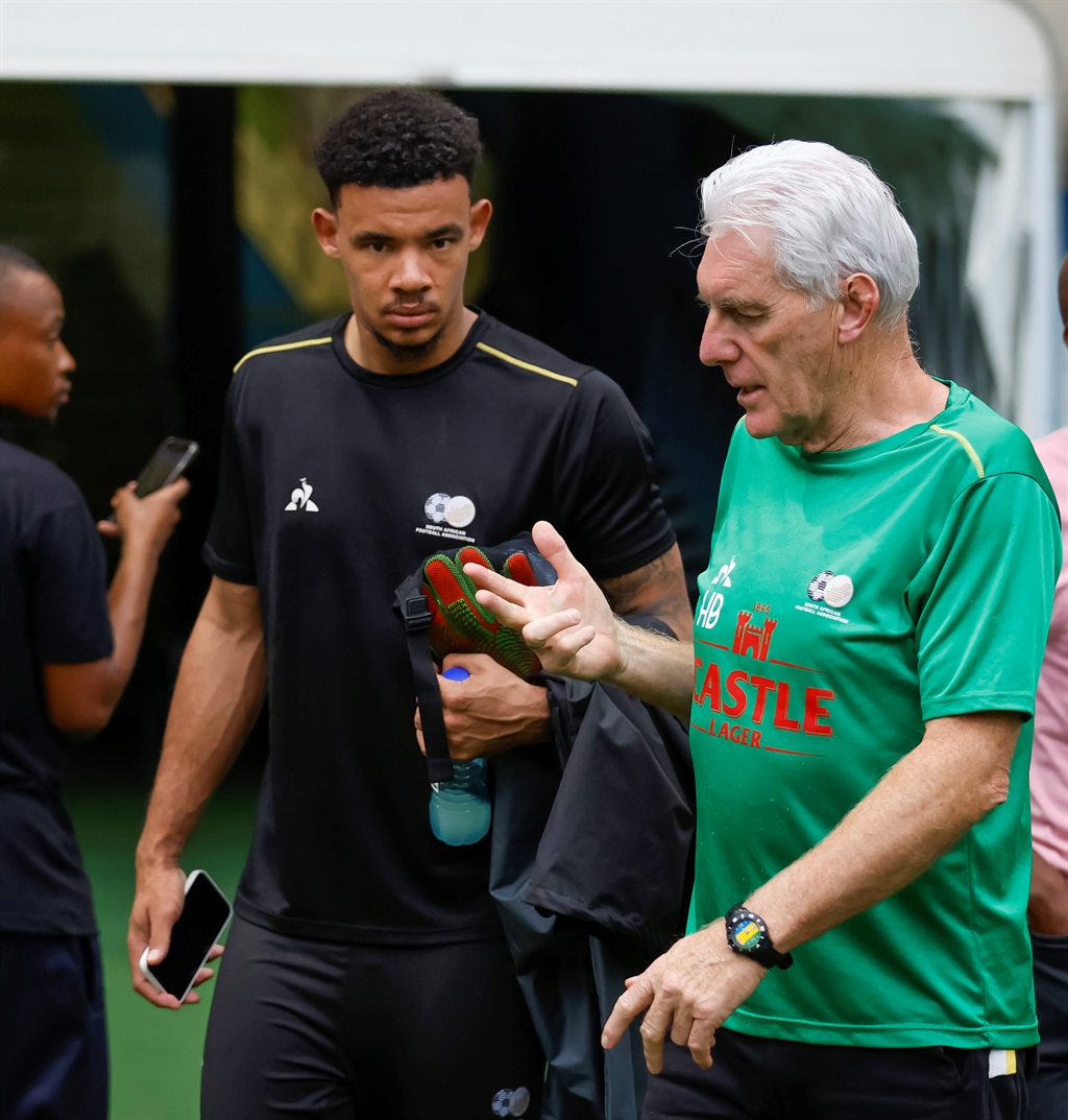 NELSPRUIT, SOUTH AFRICA - NOVEMBER 16: Hugo Broos and Ronwen Williams of Bafana Bafana during the South Africa mens national soccer team training session and press conference at Mbombela Stadium on November 16, 2022 in Johannesburg, South Africa. (Photo by Dirk Kotze/Gallo Images)
