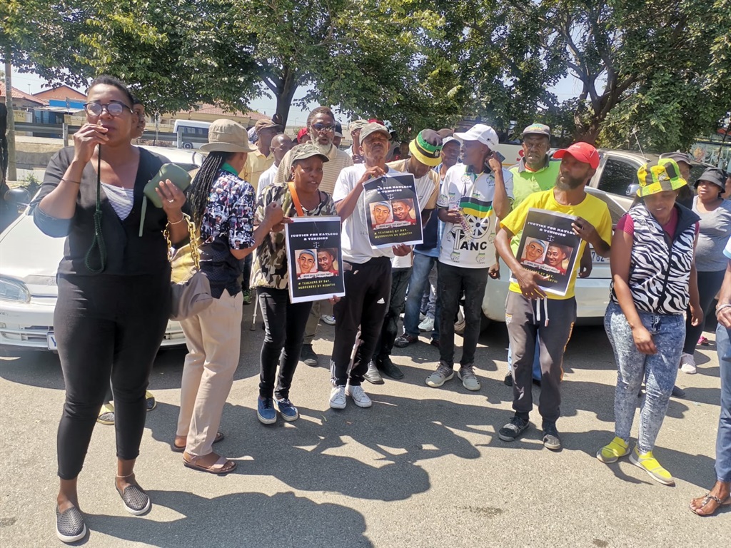  Residents of Diepkloof picketed outside the Orlan