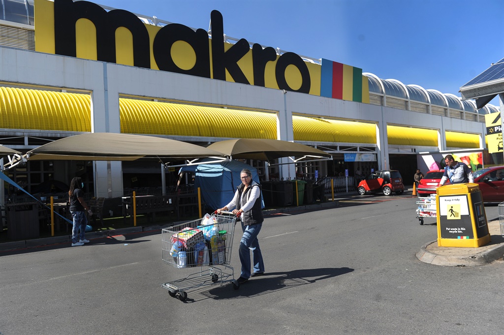 South African’s panic buying ahead of the 21 days lockdown at the Super Jumbo Cash & Carry in Johannesburg Main Reef. The Covid-19 lockdown that will take place on Thursday Midnight. Picture: Rosetta Msimango  

