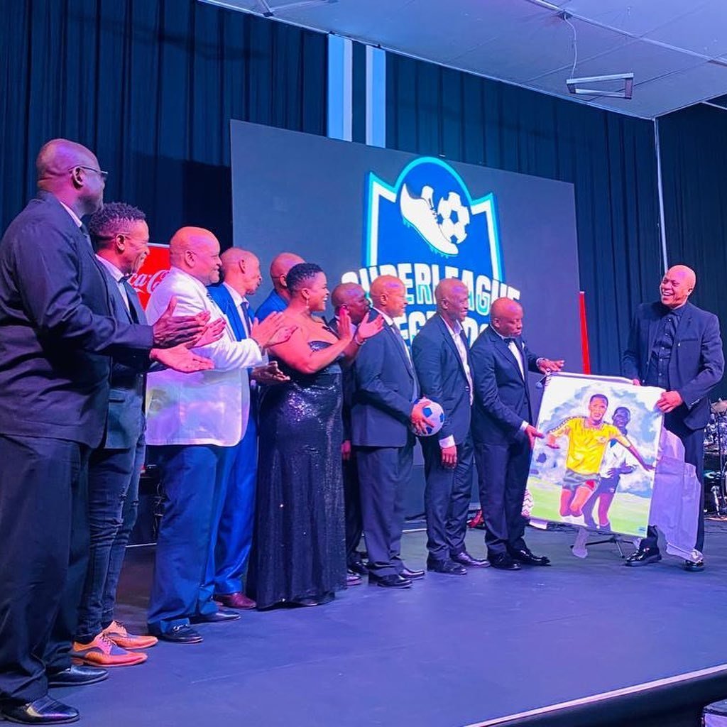 Chiefs & Doc Khumalo Present Special Gift To Botswana Presidency