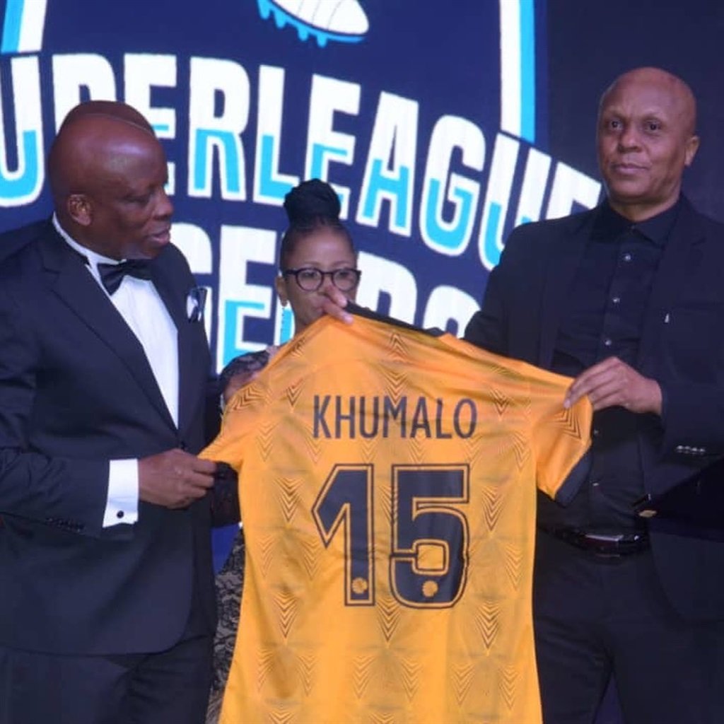 Chiefs & Doc Khumalo Present Special Gift To Botswana Presidency