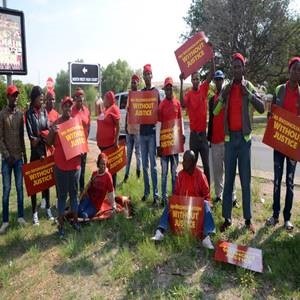 EFF supporters who slept outside North West high court on Tuesday kept on picketing outide the court in support of Matlhomola Moshoeu’s family, calling for justice before reconciliation. 