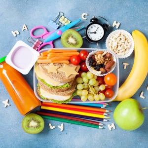 A healthy lunchbox is the best way to ensure your 1st grader get all the nutrients they need for school. 