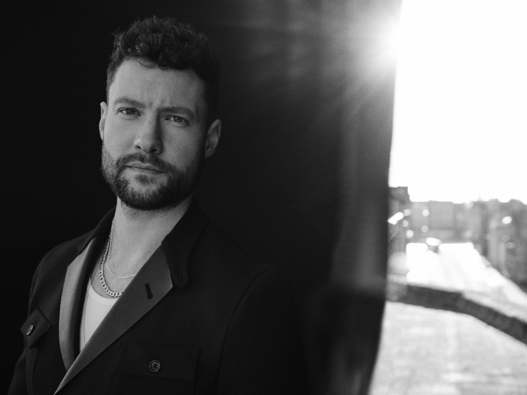 Calum Scott returns to South Africa for 'delicious' bunny chow and