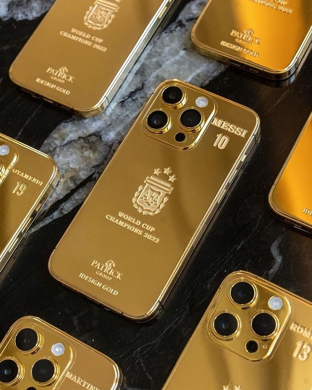 Lionel Messi's iDesign Gold customtomized iPhones