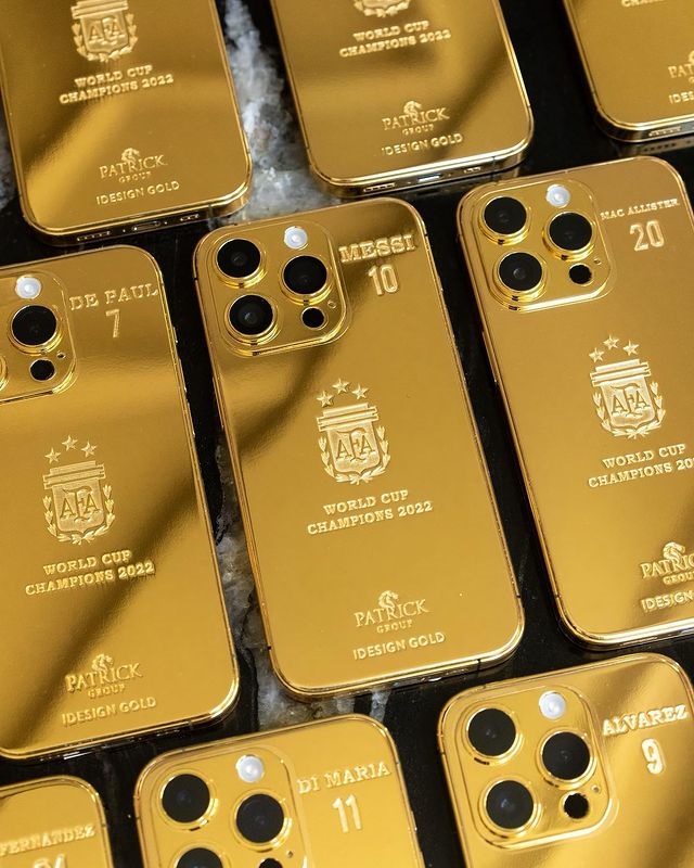 Lionel Messi's iDesign Gold customtomized iPhones