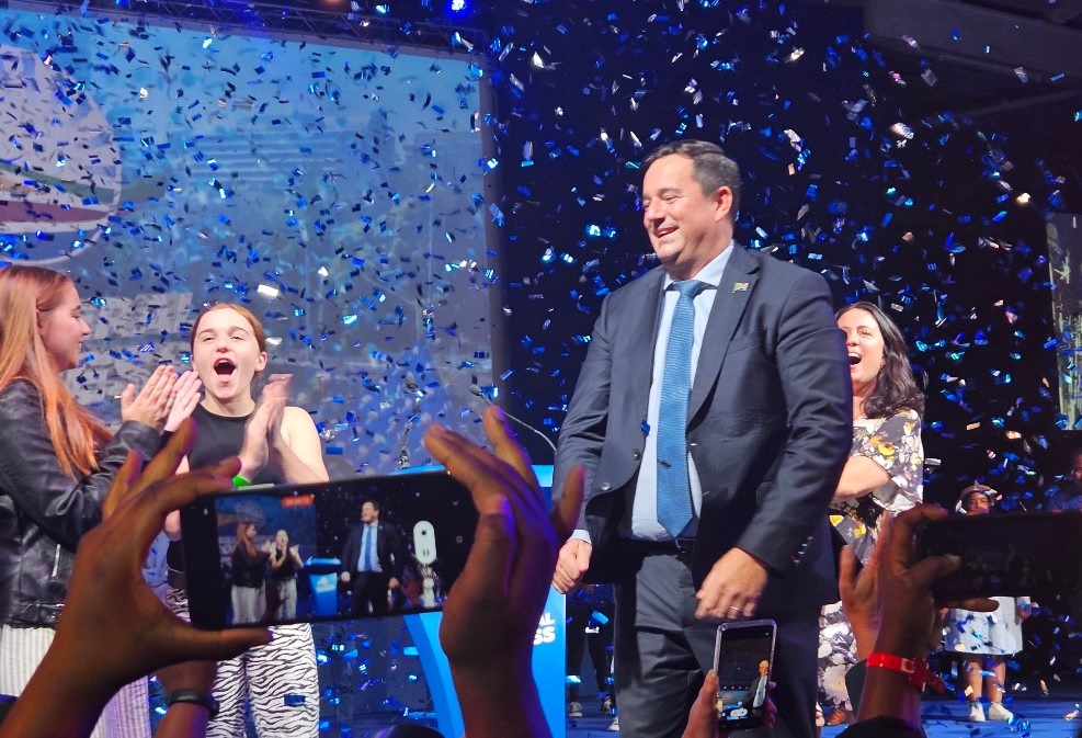 News24.com | Steenhuisen crowned DA head, beating Mpho Phalatse to lead party in 2024 elections