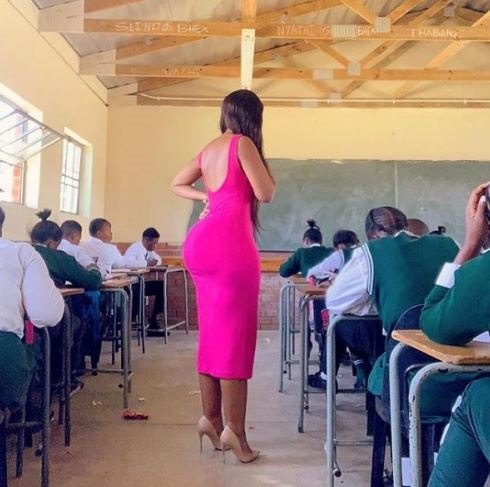 Lulu Menziwa teaching in class