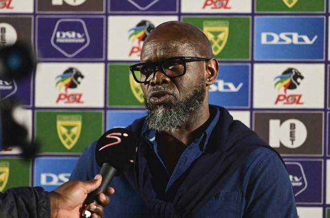 Top Stories Tamfitronics Golden Arrows' coach Steve Komphela became measured in his response after the club's humiliating 7-1 defeat by the fingers of Orlando Pirates. (Darren Stewart/Gallo Images)