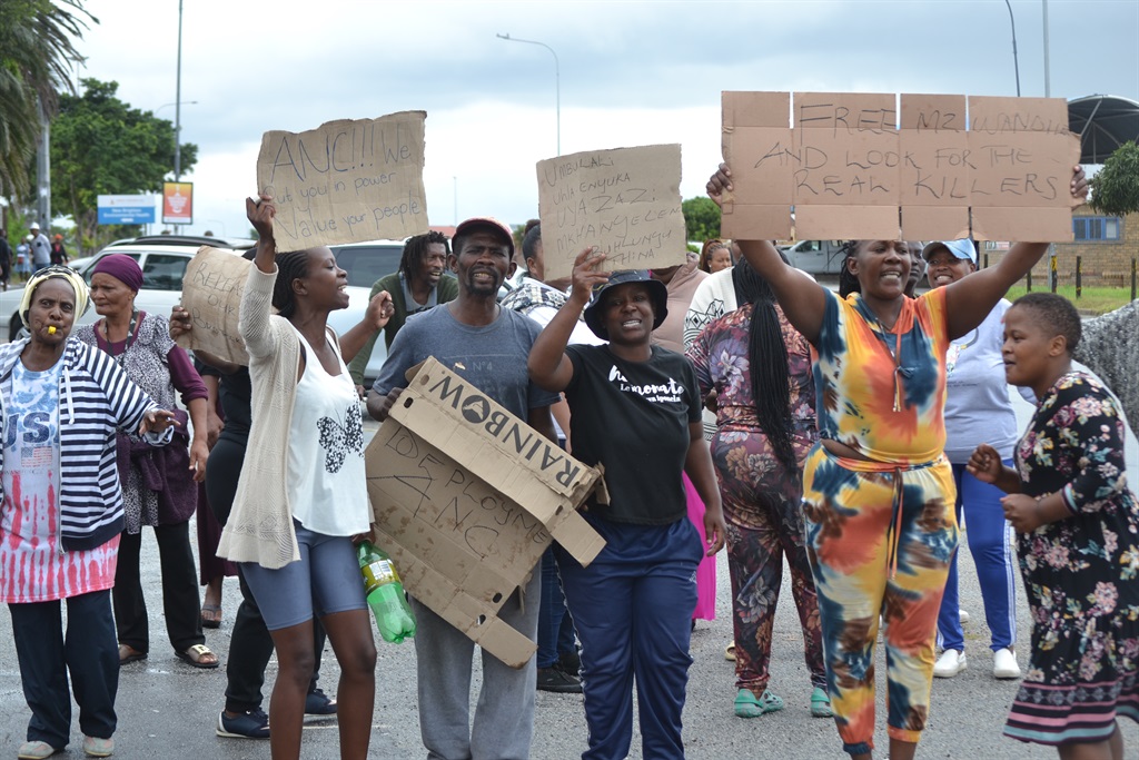 Residents protesting  outside the New Brighton Magistrates Court. Photo by Luvuyo Mehlwana