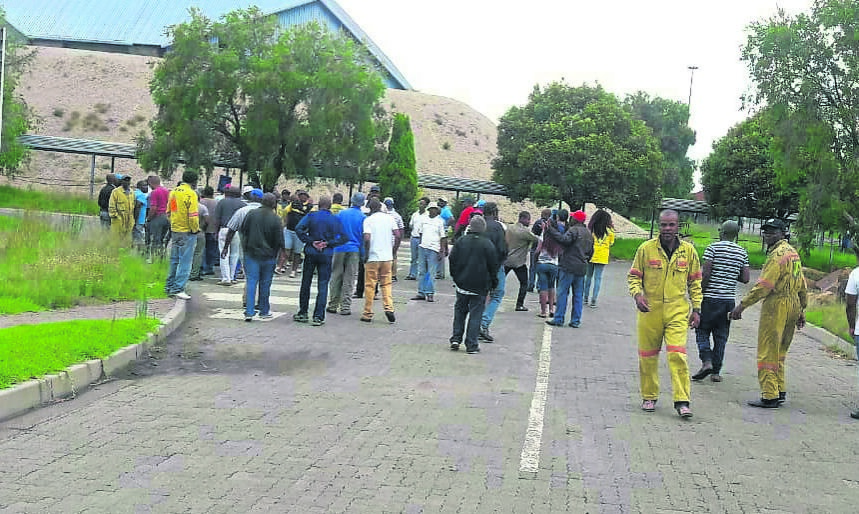 Workers disrupted rescue operation at Gloria Coal Mine yesterday. 