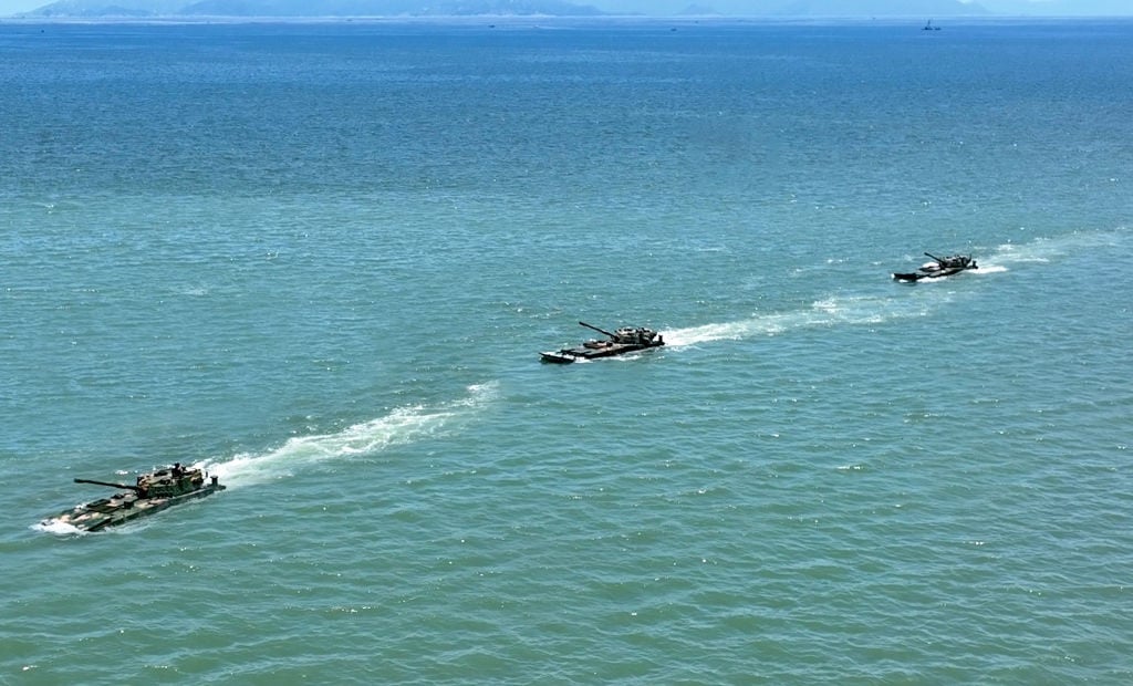 Photo of Čínska vojnová loď začína ostrú streľbu neďaleko Taiwanu